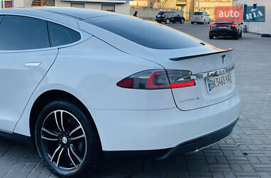 Лифтбек Tesla Model S 2014 в Ровно