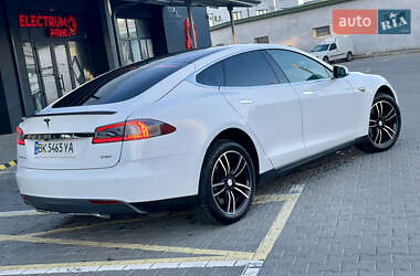 Лифтбек Tesla Model S 2014 в Ровно