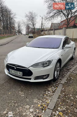 Лифтбек Tesla Model S 2014 в Днепре