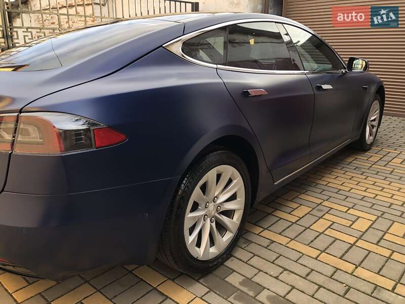 Лифтбек Tesla Model S 2018 в Одессе