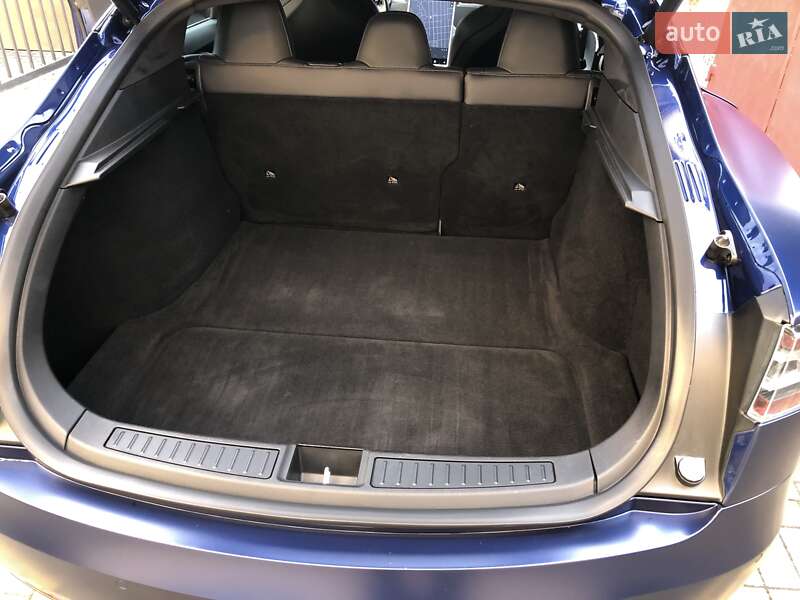 Лифтбек Tesla Model S 2018 в Одессе