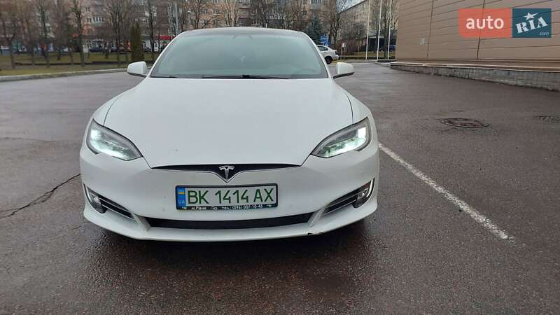 Tesla Model S 2018