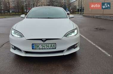 Лифтбек Tesla Model S 2018 в 