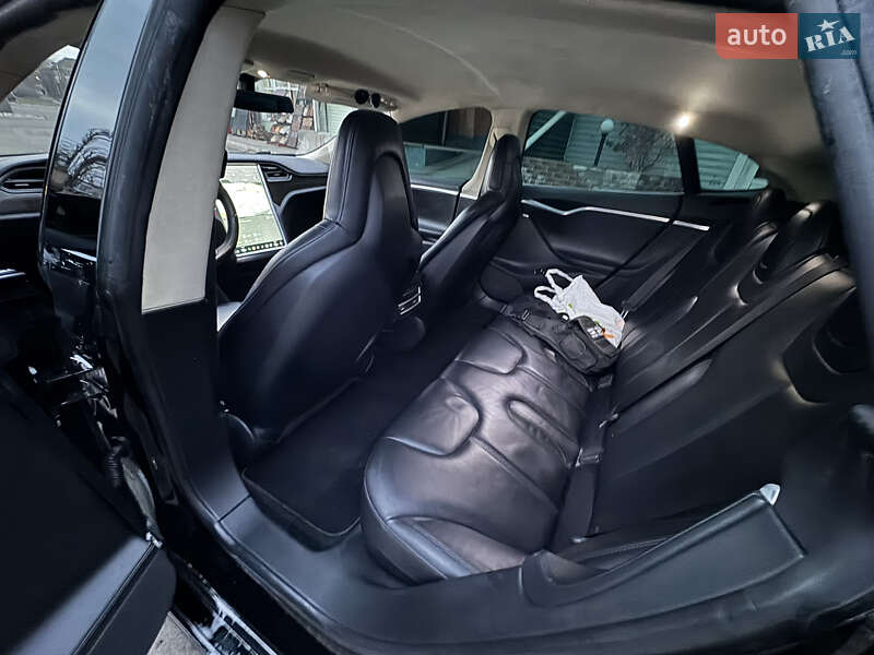 Ліфтбек Tesla Model S 2014 в Миколаєві