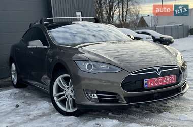 Ліфтбек Tesla Model S 2015 в Трускавці