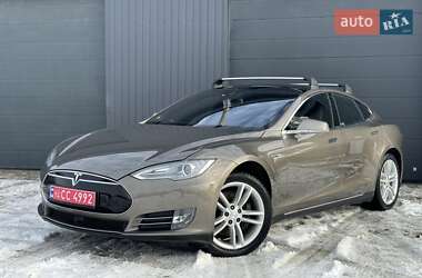 Ліфтбек Tesla Model S 2015 в Трускавці