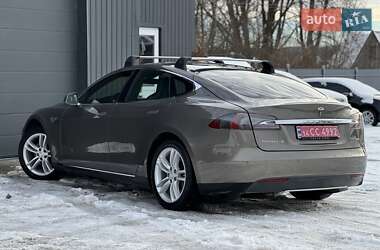 Ліфтбек Tesla Model S 2015 в Трускавці