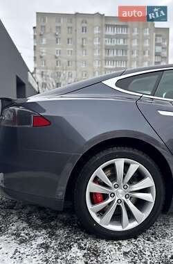 Лифтбек Tesla Model S 2015 в Виннице