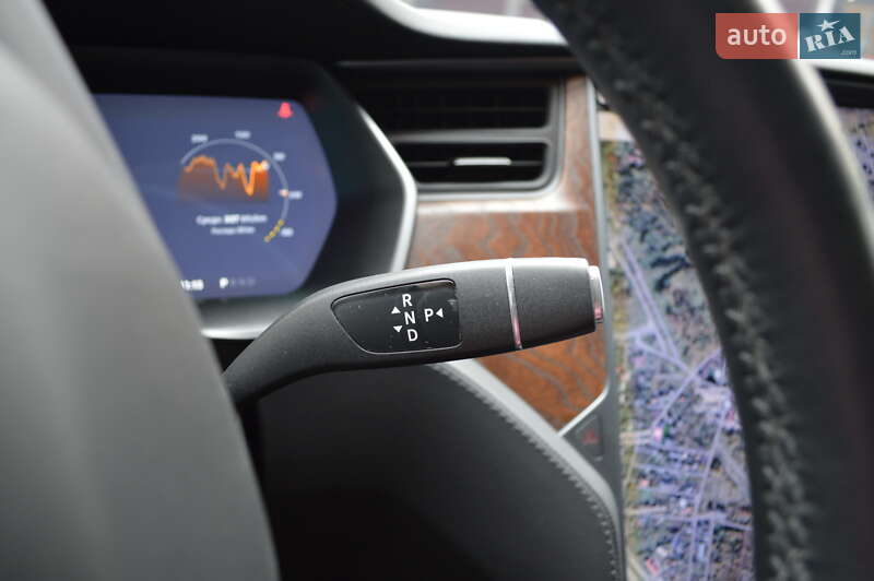 Лифтбек Tesla Model S 2018 в Львове