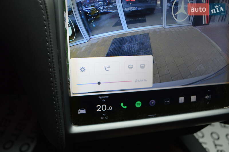 Лифтбек Tesla Model S 2018 в Львове