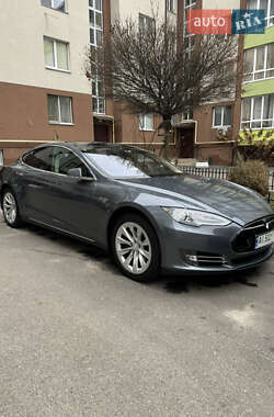 Ліфтбек Tesla Model S 2013 в Києві