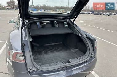 Лифтбек Tesla Model S 2018 в 