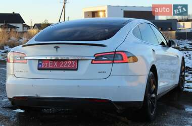 Лифтбек Tesla Model S 2016 в Львове