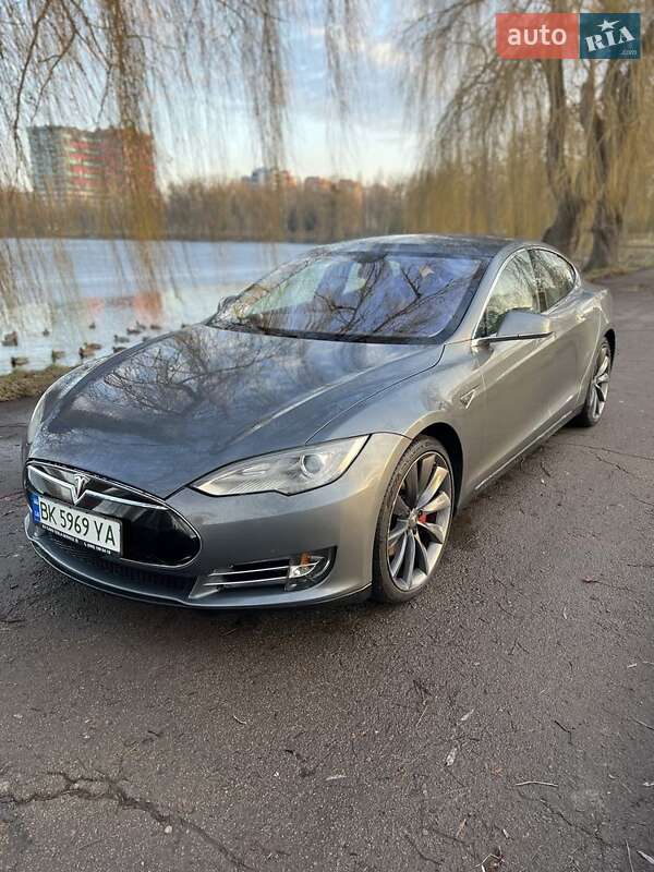 Лифтбек Tesla Model S 2013 в Ровно