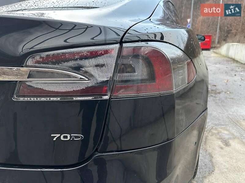 Ліфтбек Tesla Model S 2015 в Києві