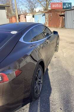 Лифтбек Tesla Model S 2013 в 