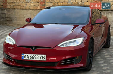 Ліфтбек Tesla Model S 2016 в Миколаєві