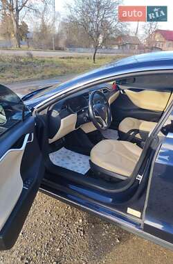 Лифтбек Tesla Model S 2014 в 