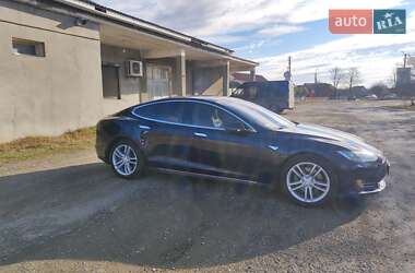 Лифтбек Tesla Model S 2014 в 