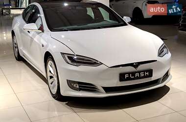 Лифтбек Tesla Model S 2018 в Киеве