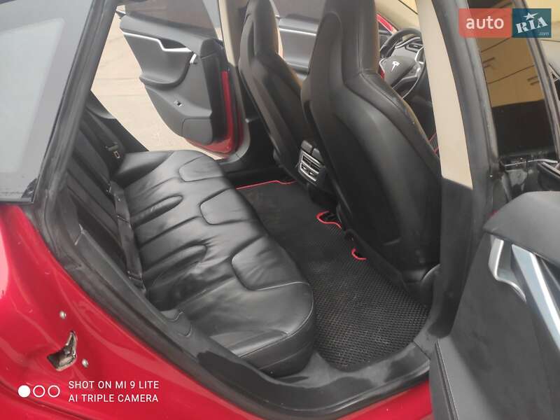 Ліфтбек Tesla Model S 2014 в Києві