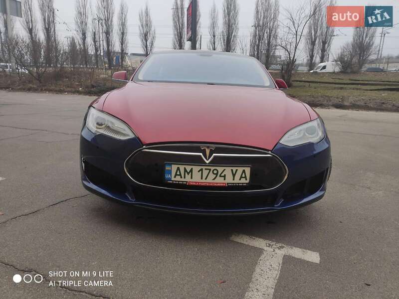 Ліфтбек Tesla Model S 2014 в Києві