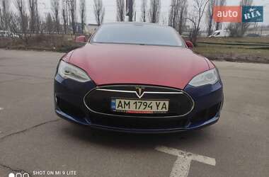 Лифтбек Tesla Model S 2014 в 