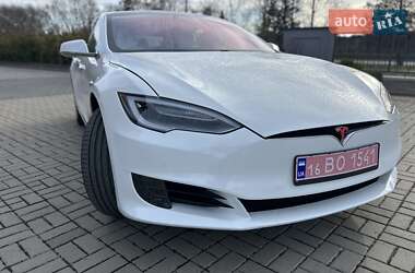 Ліфтбек Tesla Model S 2017 в Львові