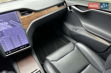 Лифтбек Tesla Model S 2019 в 