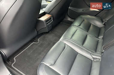 Лифтбек Tesla Model S 2019 в 
