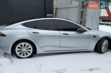 Лифтбек Tesla Model S 2017 в 