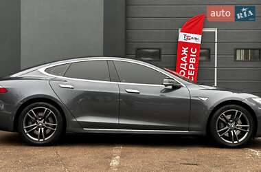 Ліфтбек Tesla Model S 2016 в Києві