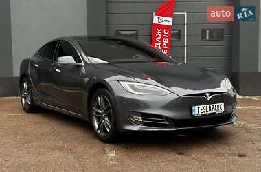 Ліфтбек Tesla Model S 2016 в Києві