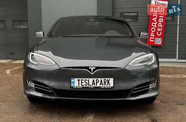 Ліфтбек Tesla Model S 2016 в Києві