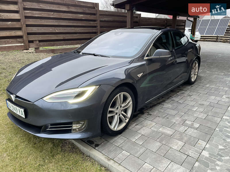 Ліфтбек Tesla Model S 2016 в Києві