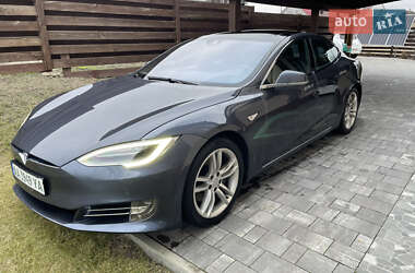 Лифтбек Tesla Model S 2016 в Киеве