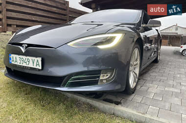 Лифтбек Tesla Model S 2016 в Киеве