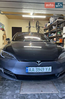 Лифтбек Tesla Model S 2016 в Киеве