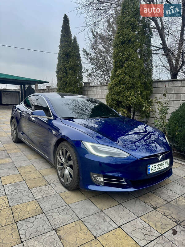 Ліфтбек Tesla Model S 2017 в Кам'янському