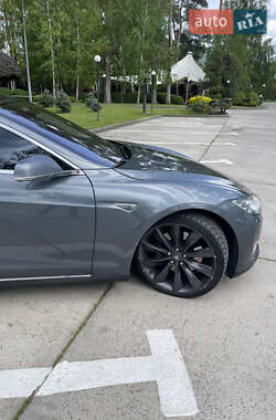 Лифтбек Tesla Model S 2013 в 