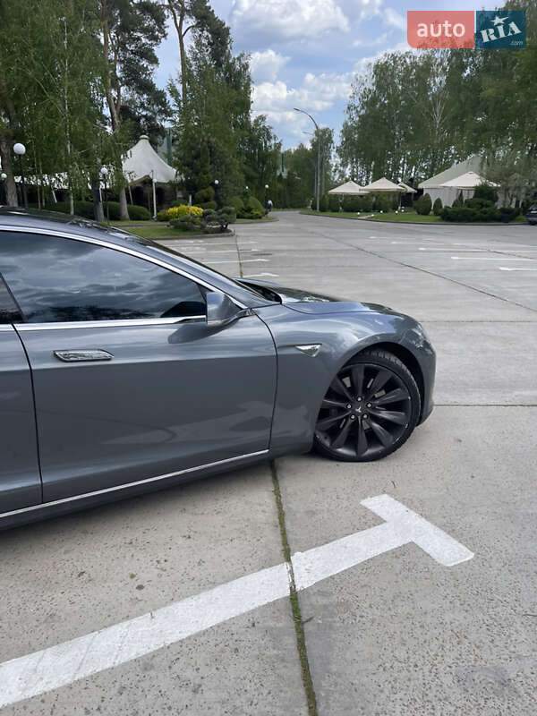 Ліфтбек Tesla Model S 2013 в Києві
