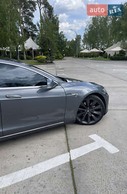 Лифтбек Tesla Model S 2013 в 