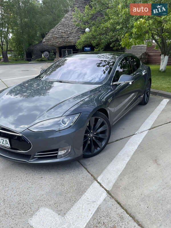 Ліфтбек Tesla Model S 2013 в Києві фото 50 Ліфтбек Tesla Model S 2013 в Києві