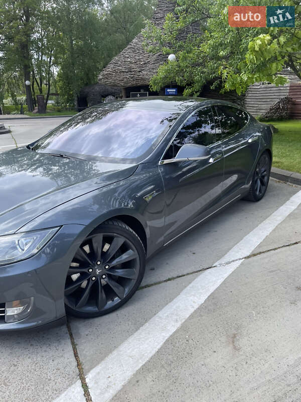 Ліфтбек Tesla Model S 2013 в Києві фото 54 Ліфтбек Tesla Model S 2013 в Києві