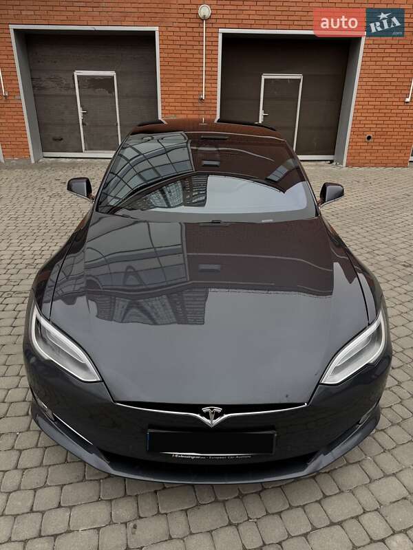 Лифтбек Tesla Model S 2018 в Харькове