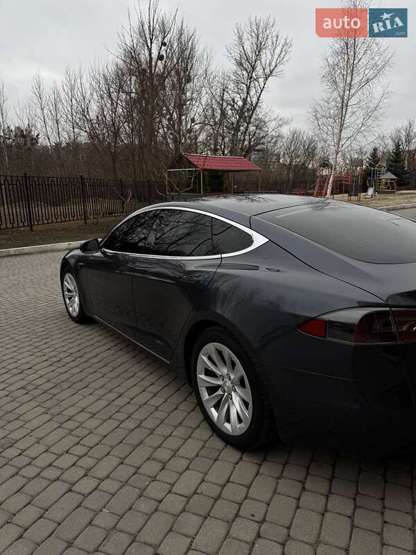 Лифтбек Tesla Model S 2018 в Харькове