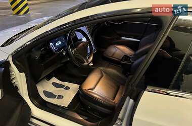 Лифтбек Tesla Model S 2016 в 