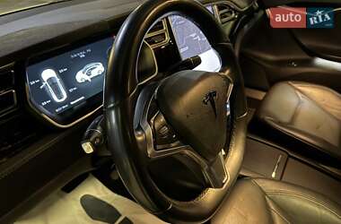 Лифтбек Tesla Model S 2016 в 