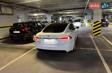 Лифтбек Tesla Model S 2016 в 