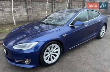 Лифтбек Tesla Model S 2017 в Днепре